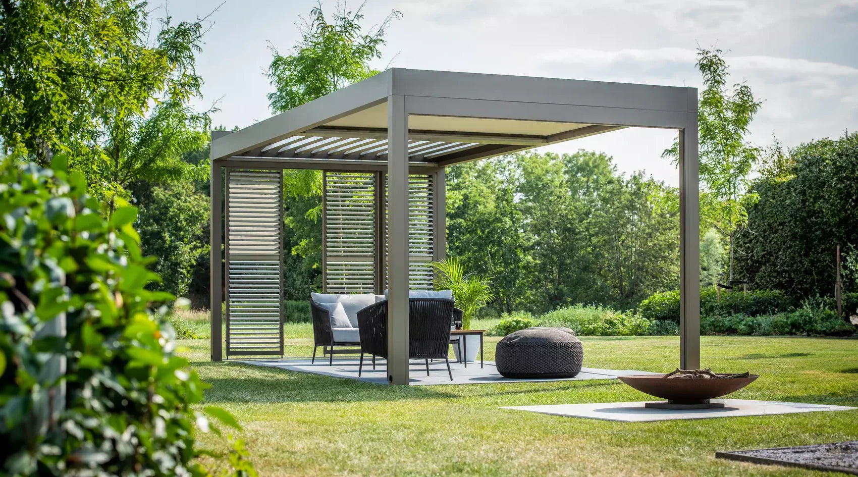 Louvered Pergola vs Umbrella vs Gazebo in High Sun — Which One Actually Lasts?